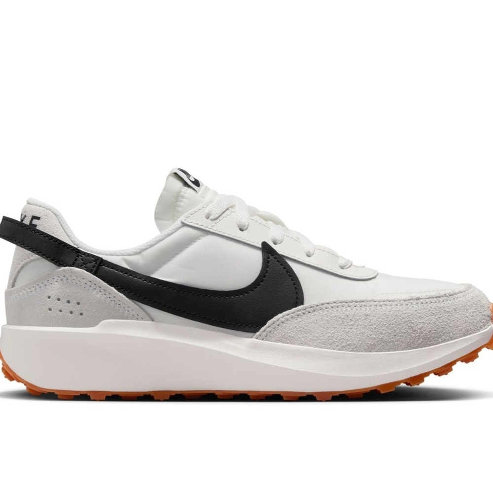 Nike Women's White and Black Athletic Shoes